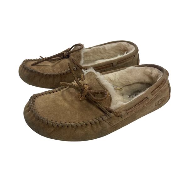Ugg Sheepskin Lined Moccasin Slippers Tan Suede Womens 5 ASIS FLAWS - Picture 2 of 7